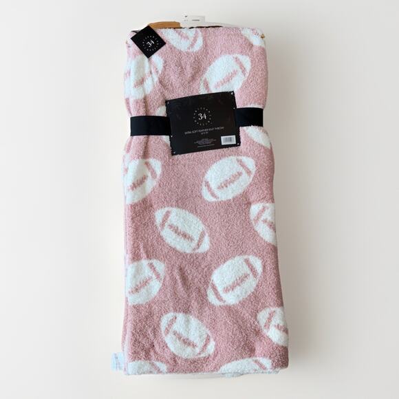 Artisan 34 Pink Football Throw Blanket Extra Soft Feather Knit 50”x 70” Reverse - Picture 1 of 3